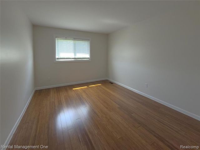 11575 Lynhurst Drive, Washington, MI 48094