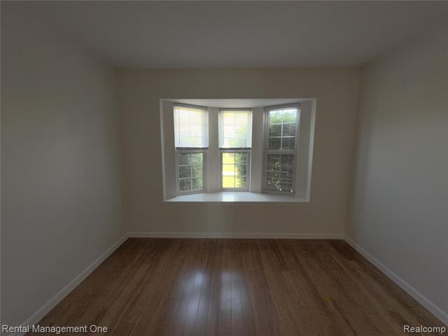 11575 Lynhurst Drive, Washington, MI 48094
