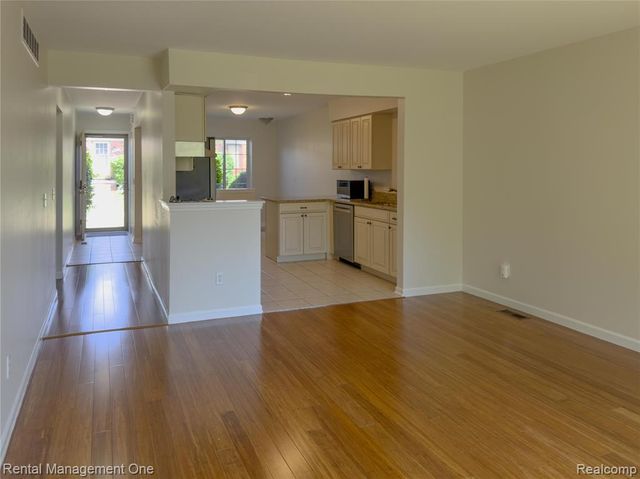 11575 Lynhurst Drive, Washington, MI 48094
