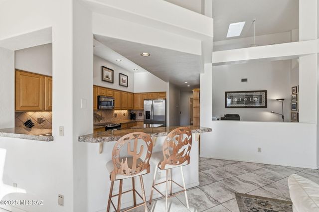 1465 W Bridalveil Place, Tucson, AZ 85737