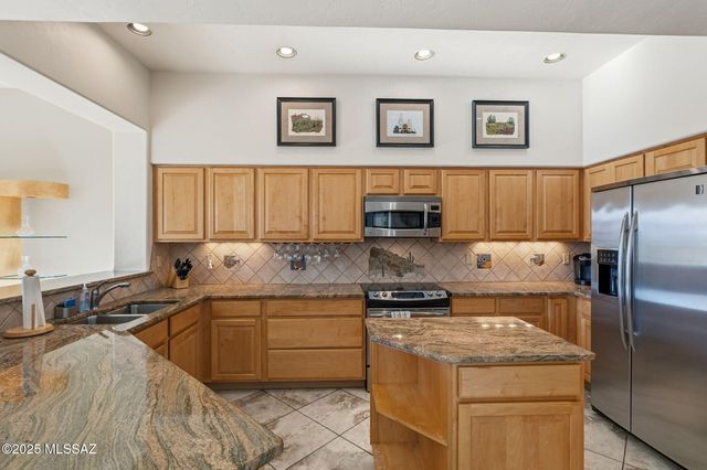 1465 W Bridalveil Place, Tucson, AZ 85737