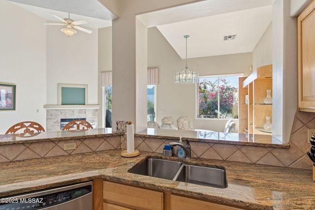 1465 W Bridalveil Place, Tucson, AZ 85737