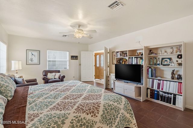 1465 W Bridalveil Place, Tucson, AZ 85737