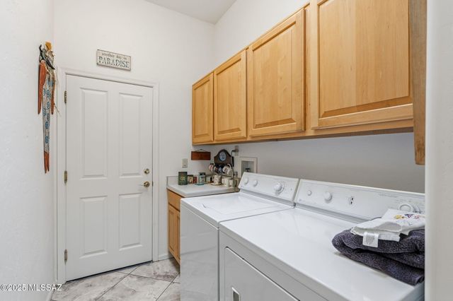 1465 W Bridalveil Place, Tucson, AZ 85737