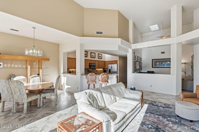 1465 W Bridalveil Place, Tucson, AZ 85737