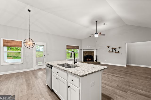 65 Academy Street, Pendergrass, GA 30567