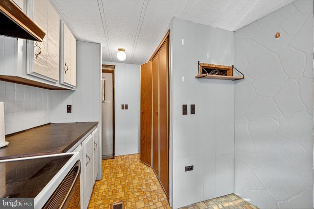 8220 AIRPORT RD #4, Northampton, PA 18067