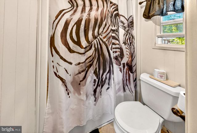 8220 AIRPORT RD #4, Northampton, PA 18067