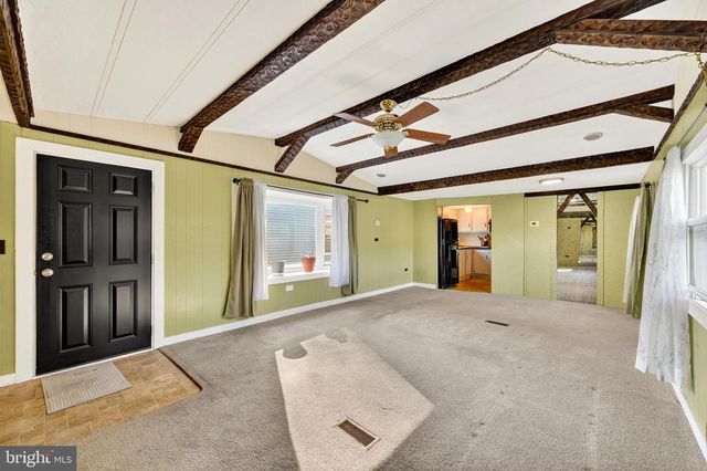 8220 AIRPORT RD #4, Northampton, PA 18067