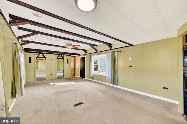 8220 AIRPORT RD #4, Northampton, PA 18067