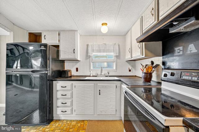 8220 AIRPORT RD #4, Northampton, PA 18067