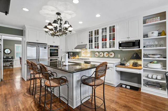 5011 Bruce Avenue, Edina, MN 55424