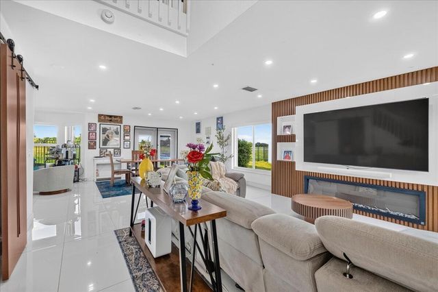 10712 Oak Lake Way, Boca Raton, FL 33498