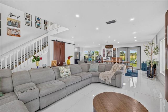 10712 Oak Lake Way, Boca Raton, FL 33498