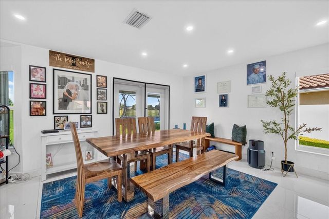 10712 Oak Lake Way, Boca Raton, FL 33498