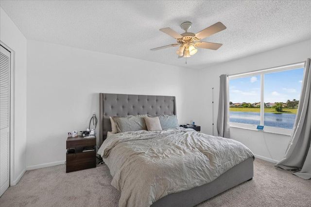 10712 Oak Lake Way, Boca Raton, FL 33498