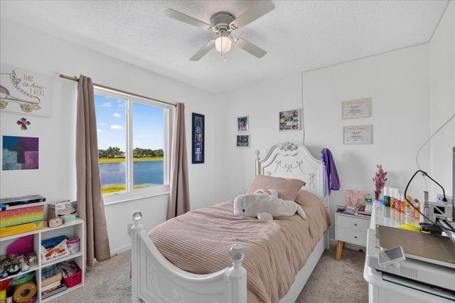 10712 Oak Lake Way, Boca Raton, FL 33498