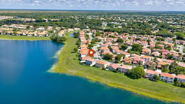 10712 Oak Lake Way, Boca Raton, FL 33498