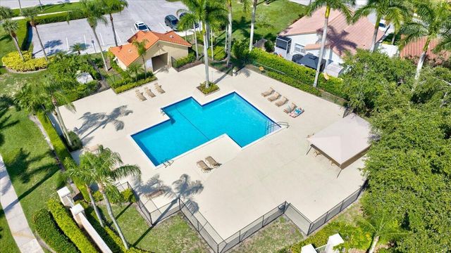 10712 Oak Lake Way, Boca Raton, FL 33498