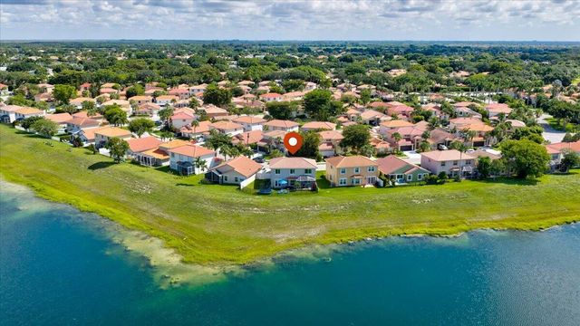 10712 Oak Lake Way, Boca Raton, FL 33498