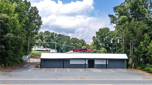 1020 NC Highway 65 W, Walnut Cove, NC 27052