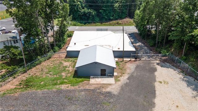 1020 NC Highway 65 W, Walnut Cove, NC 27052