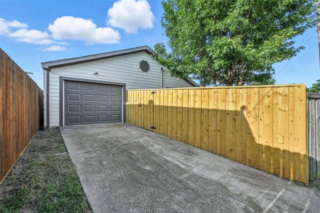 10215 Shelburne Drive, Dallas, TX 75227