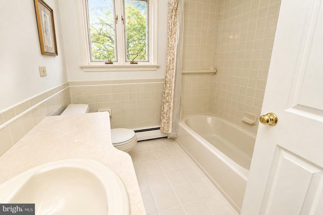 3016 BRAMBLING LN, Norristown, PA 19403