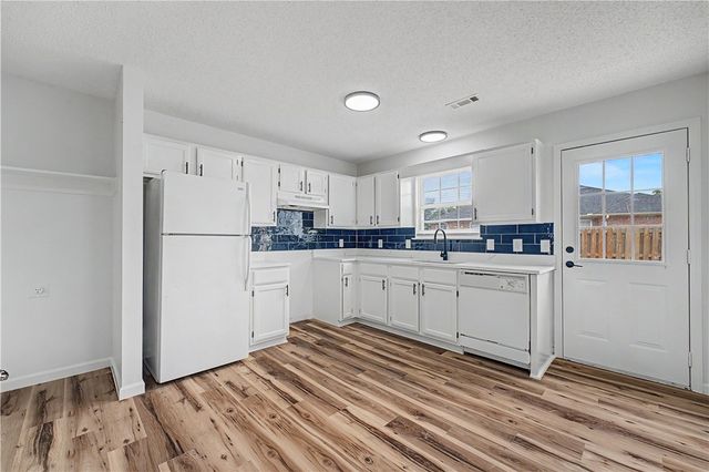 3306 SW Landau Court, Bentonville, AR 72712