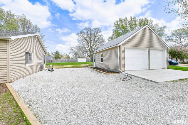 200 LILAC Lane, East Peoria, IL 61611