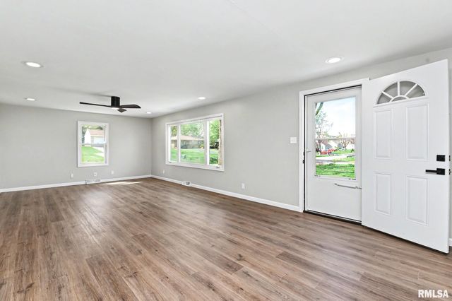 200 LILAC Lane, East Peoria, IL 61611