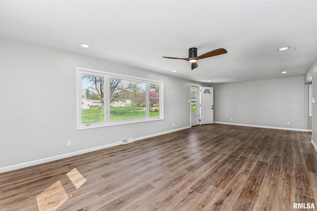 200 LILAC Lane, East Peoria, IL 61611