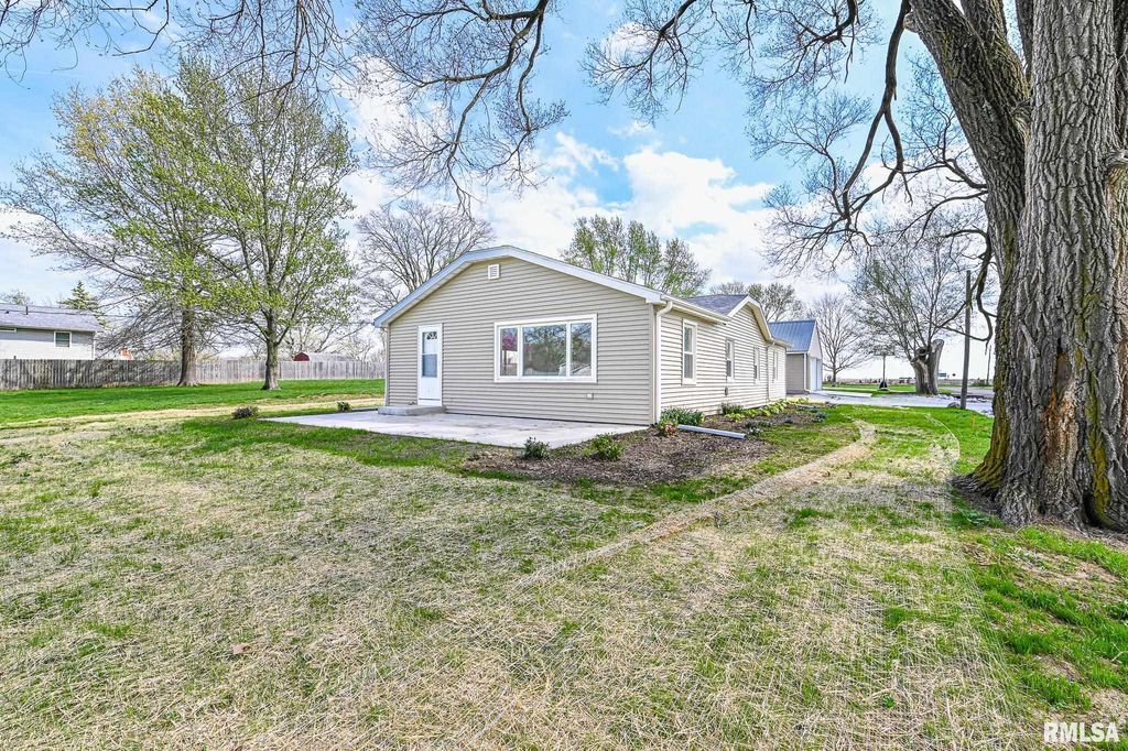 200 LILAC Lane, East Peoria, IL 61611