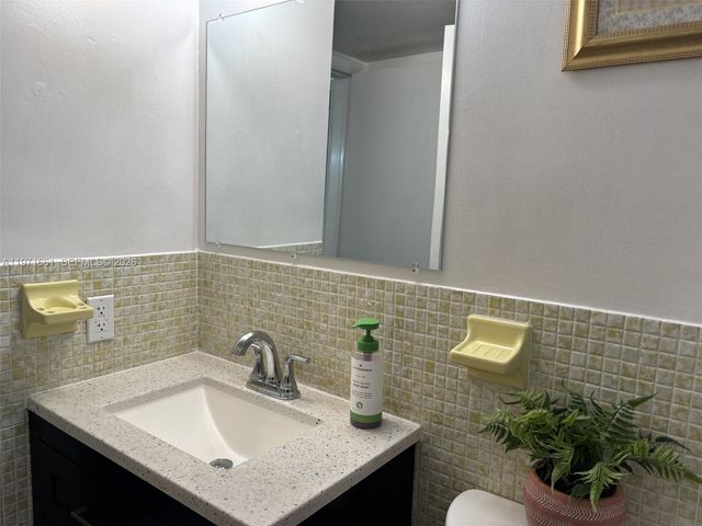 2903 Point East Drive K207, Aventura, FL 33160