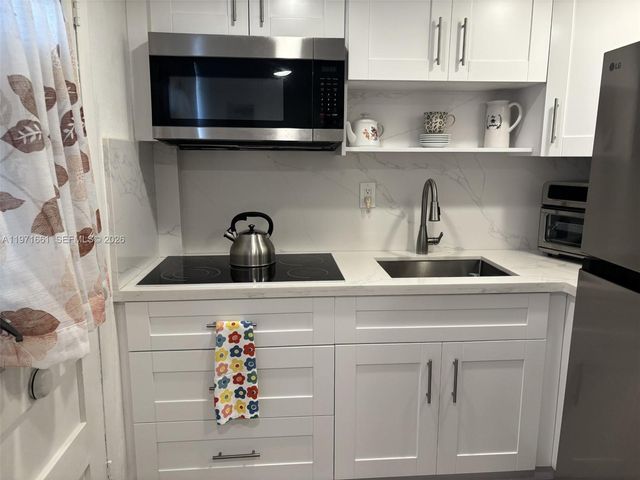 2903 Point East Drive K207, Aventura, FL 33160
