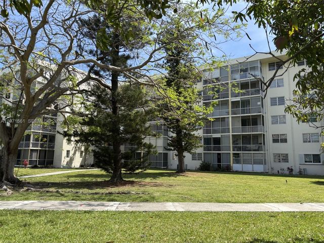 2903 Point East Drive K207, Aventura, FL 33160