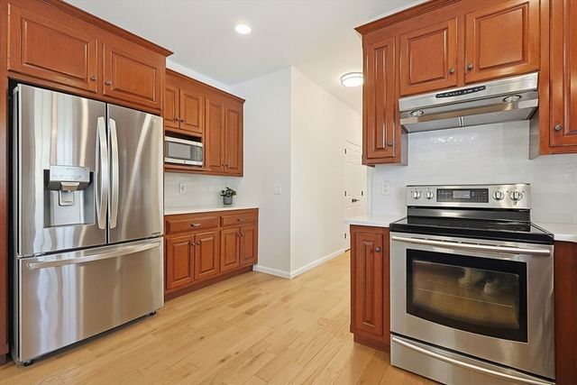 6 Forest Path, Hopedale, MA 01747