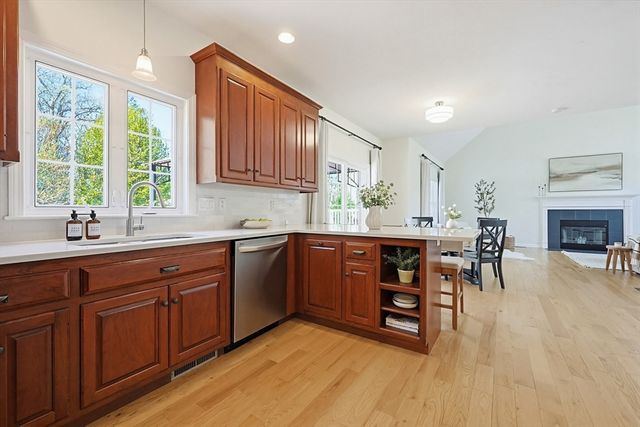 6 Forest Path, Hopedale, MA 01747
