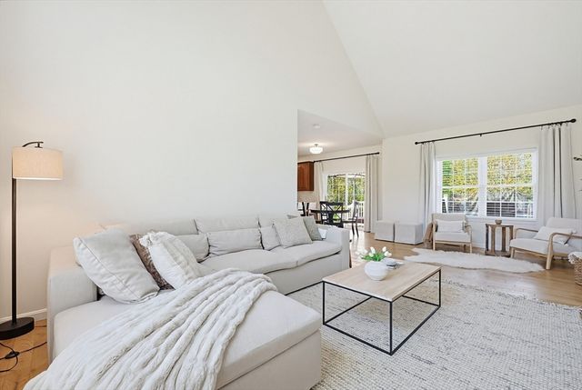 6 Forest Path, Hopedale, MA 01747
