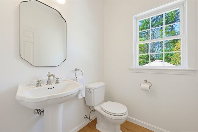 6 Forest Path, Hopedale, MA 01747