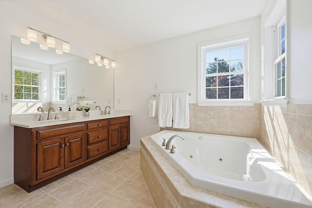 6 Forest Path, Hopedale, MA 01747