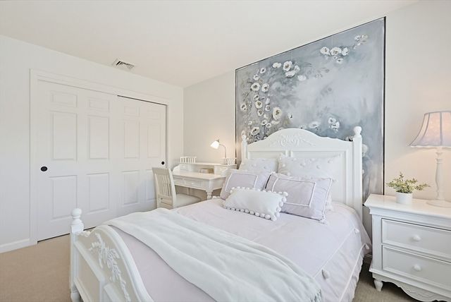 6 Forest Path, Hopedale, MA 01747