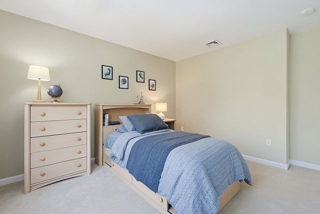 6 Forest Path, Hopedale, MA 01747