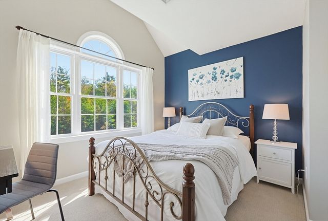 6 Forest Path, Hopedale, MA 01747
