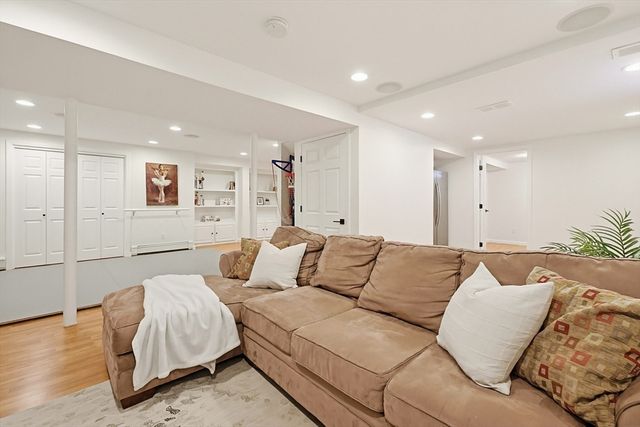 6 Forest Path, Hopedale, MA 01747