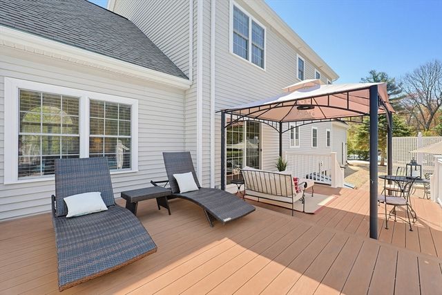 6 Forest Path, Hopedale, MA 01747