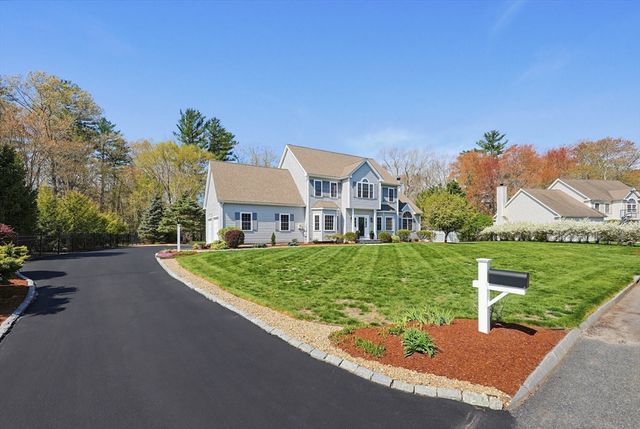 6 Forest Path, Hopedale, MA 01747