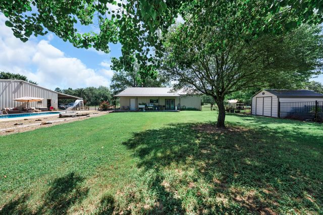 50 County Road 13200, Blossom, TX 75416