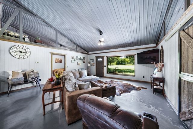 50 County Road 13200, Blossom, TX 75416