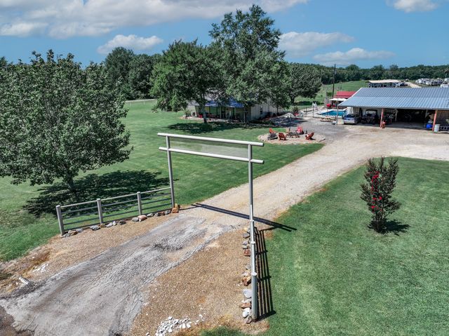 50 County Road 13200, Blossom, TX 75416